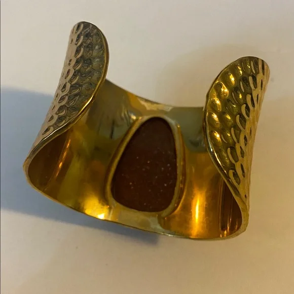 Park Lane Dubai gold tone cuff bracelet with burgundy stone - Picture 3 of 4